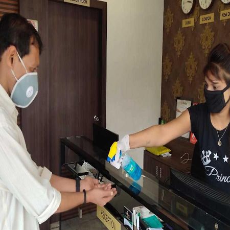 Hotel Swagatam Inn ラージコート エクステリア 写真