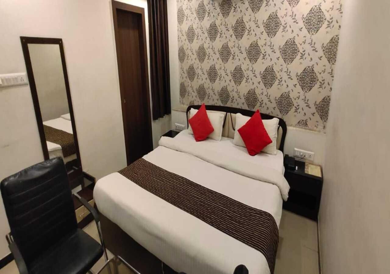 Hotel Swagatam Inn ラージコート エクステリア 写真